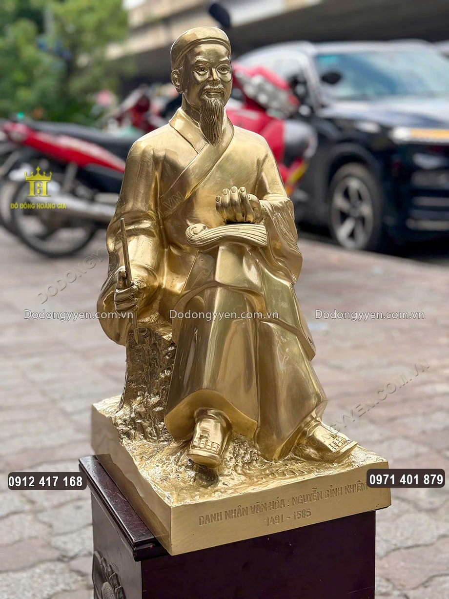 Bề mặt tượng được xử lý nhẵn mịn